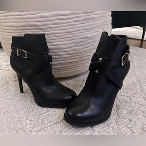 Gianni Bini Black Leather Buckle Ankle Bootie- Sz 8